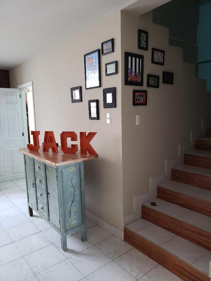 Jack Hostales León Zewnętrze zdjęcie